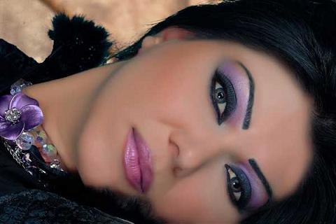 http://www.chra.tv/news/images/stories/a-hijklmn/makeup1.jpg